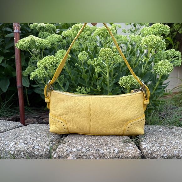 🚨‼️🚨SOLD ‼️🚨‼️Vintage Coach Baguette Bag Pastel Yellow - Picture 4 of 15